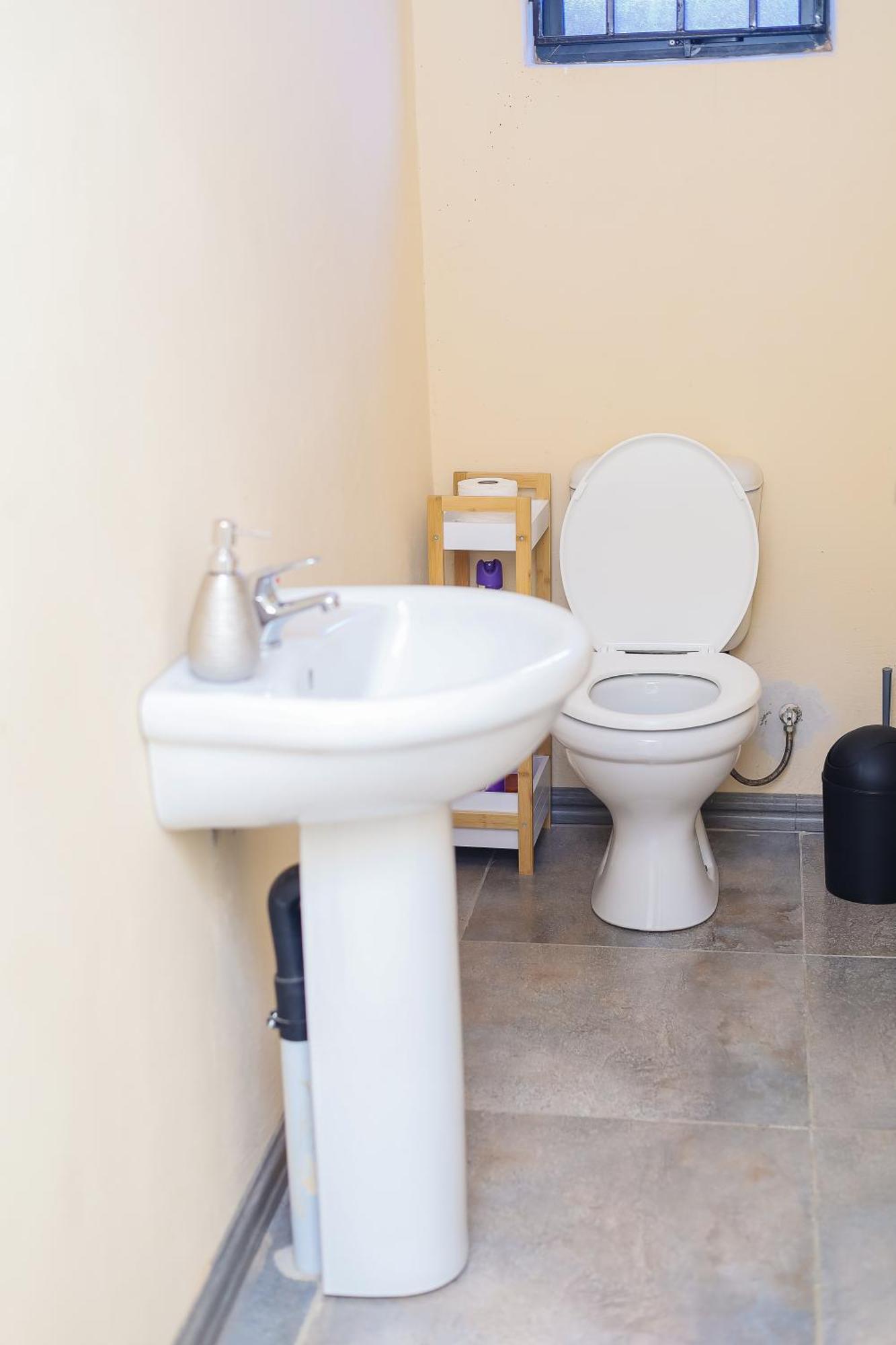 Stylish Self Catering Unit In Maseru Cbd المظهر الخارجي الصورة